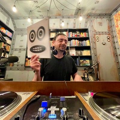 Underground Frequencies, Vol. 438 (100% vinyl)